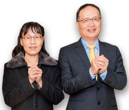 董事長葉友芳(左)、總經理鄭穆誠